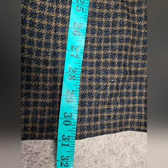 HARDY AMIES Wool and Cashmere Classic Checkered Blazer. Size 40R - Picture 14 of 16